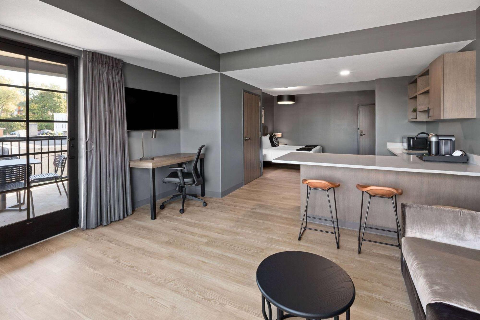 Riverbend Hotel And Suites, Trademark Collection By Wyndham Ashtabula Exteriör bild