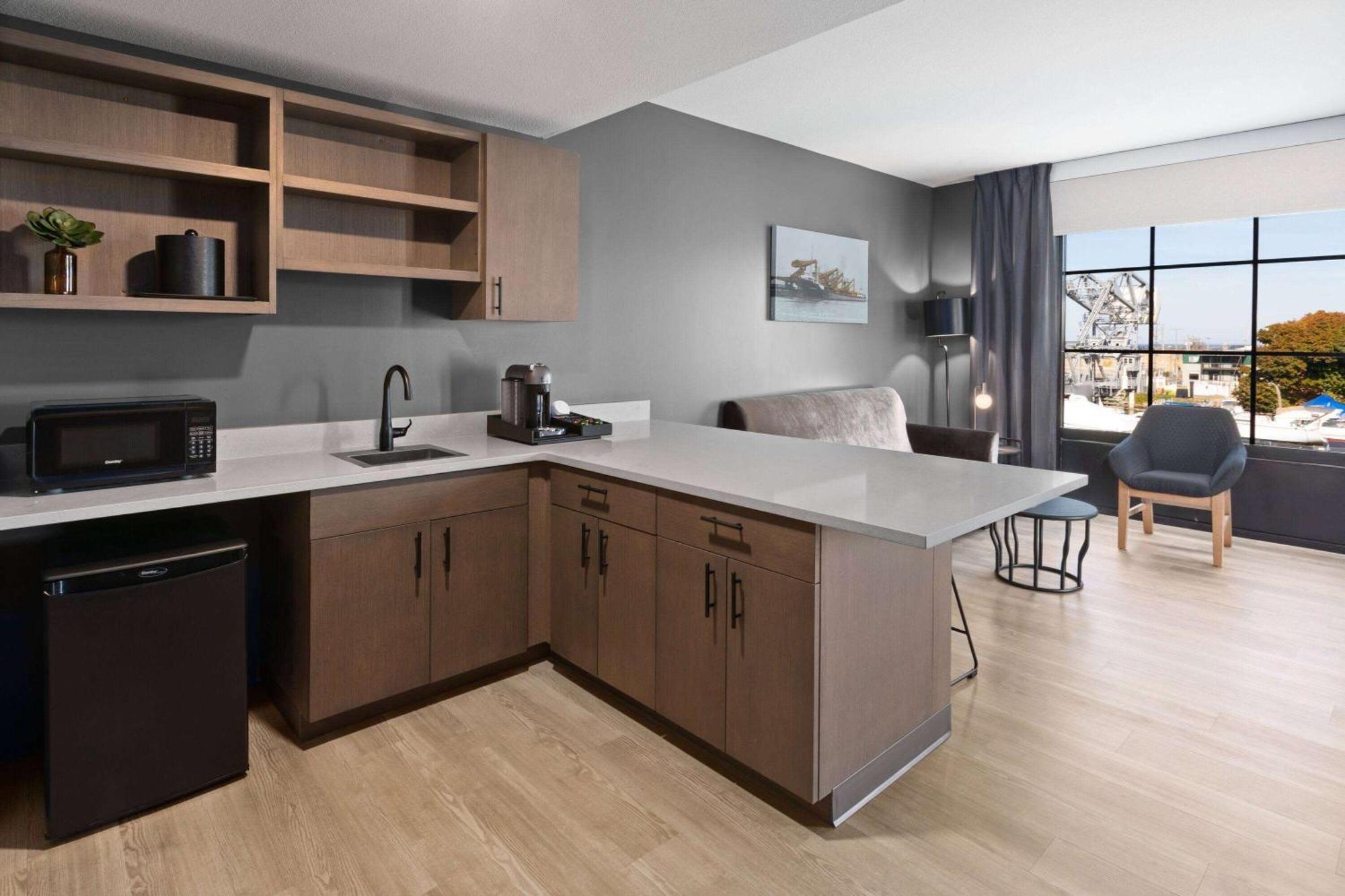Riverbend Hotel And Suites, Trademark Collection By Wyndham Ashtabula Exteriör bild
