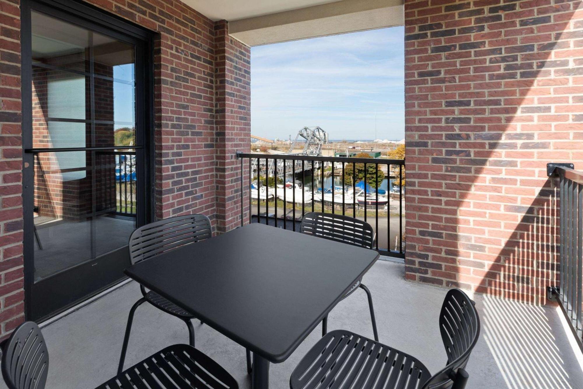 Riverbend Hotel And Suites, Trademark Collection By Wyndham Ashtabula Exteriör bild