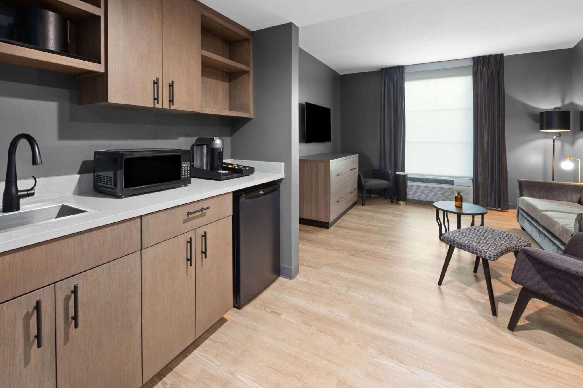 Riverbend Hotel And Suites, Trademark Collection By Wyndham Ashtabula Exteriör bild